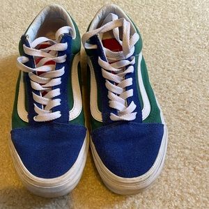 Yacht club vans